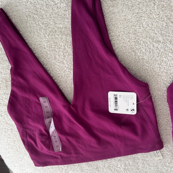 NWT FREE PEOPLE FP MOVEMENT never better deep mulberry V-Neck crop top Various - Picture 10 of 10